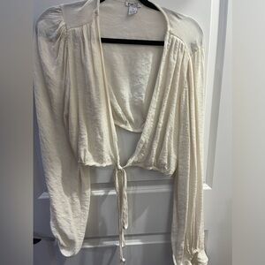 Cute off white Rue 21 XL crop over top
